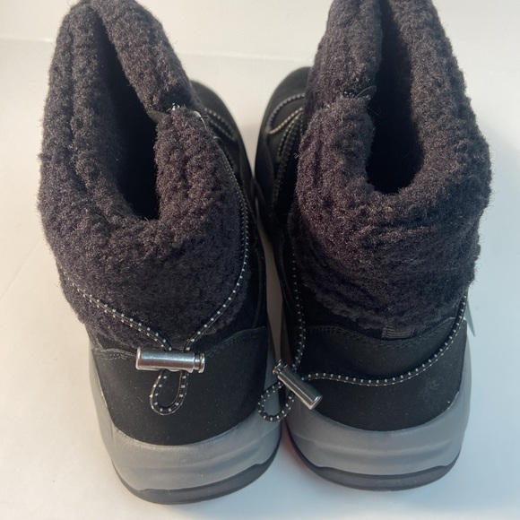 NWT Easy Spirit Womens Voyage Winter Boots size 12 black - Picture 8 of 13